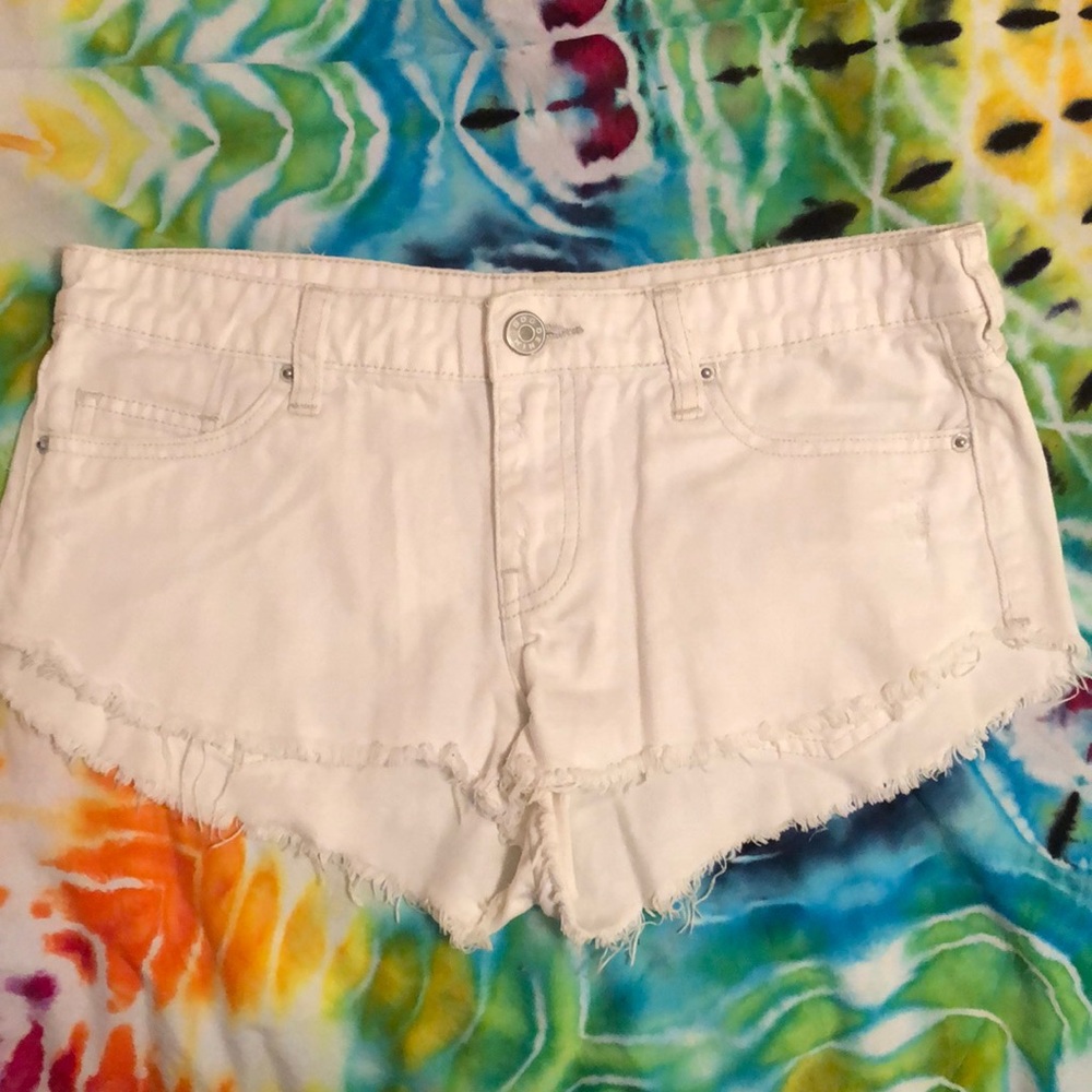 Urban Outfitters BDG white denim short shorts